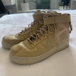 Nike air max mid rise